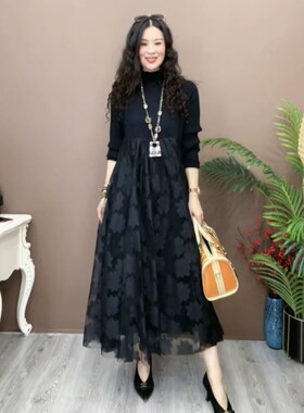 针织羊毛连衣裙女秋冬新款显瘦刺绣蕾丝拼接保暖打底单穿百搭长裙