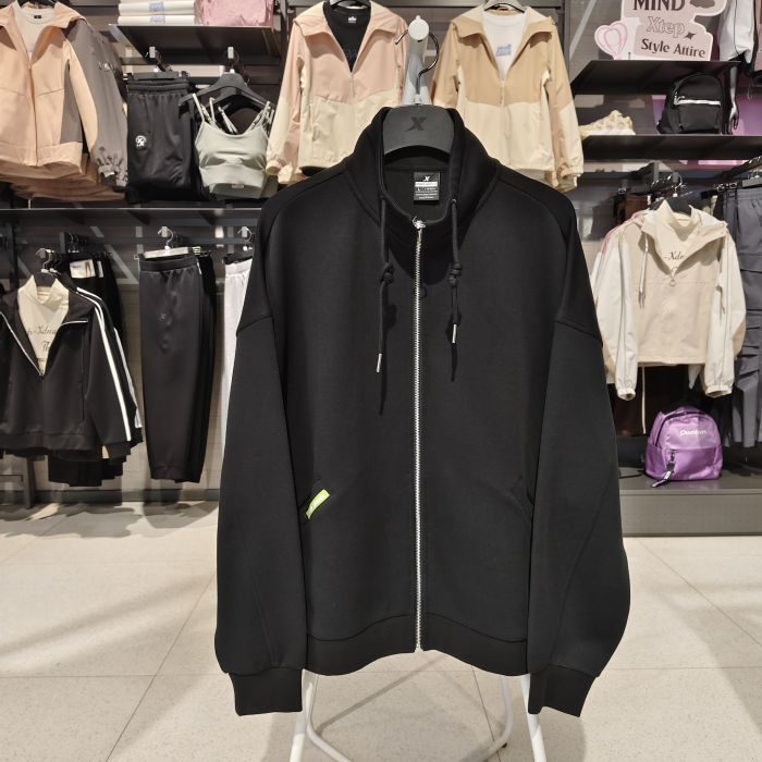 特步女户外运动休闲舒适透气吸湿排汗宽松外套977128060520