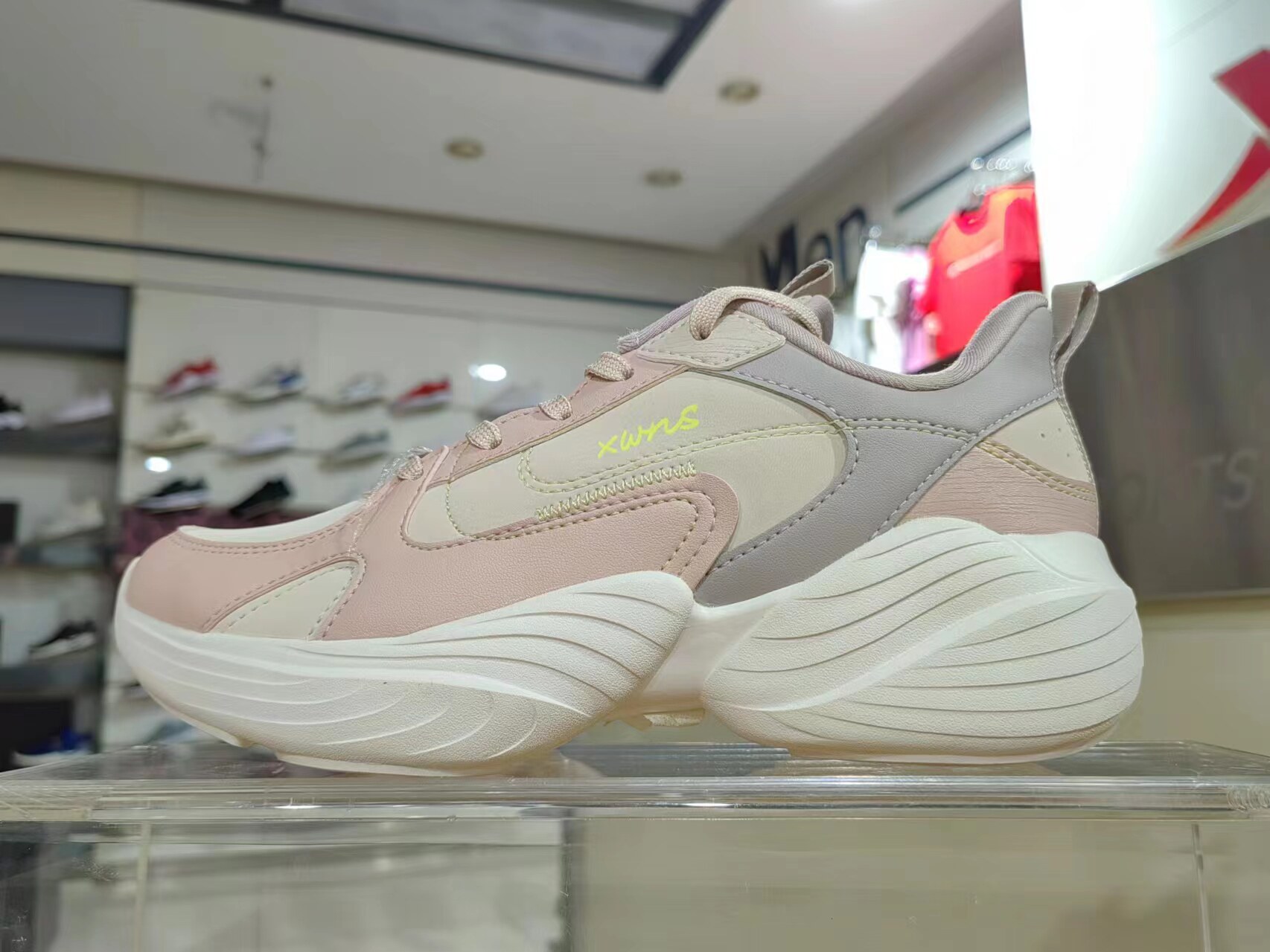 特步春季新品女子综合训练鞋柔软舒适时尚优惠979418520016