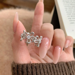 新款蕾丝镂空五瓣花戒指女简约百搭甜美开口可调节小众设计小清新