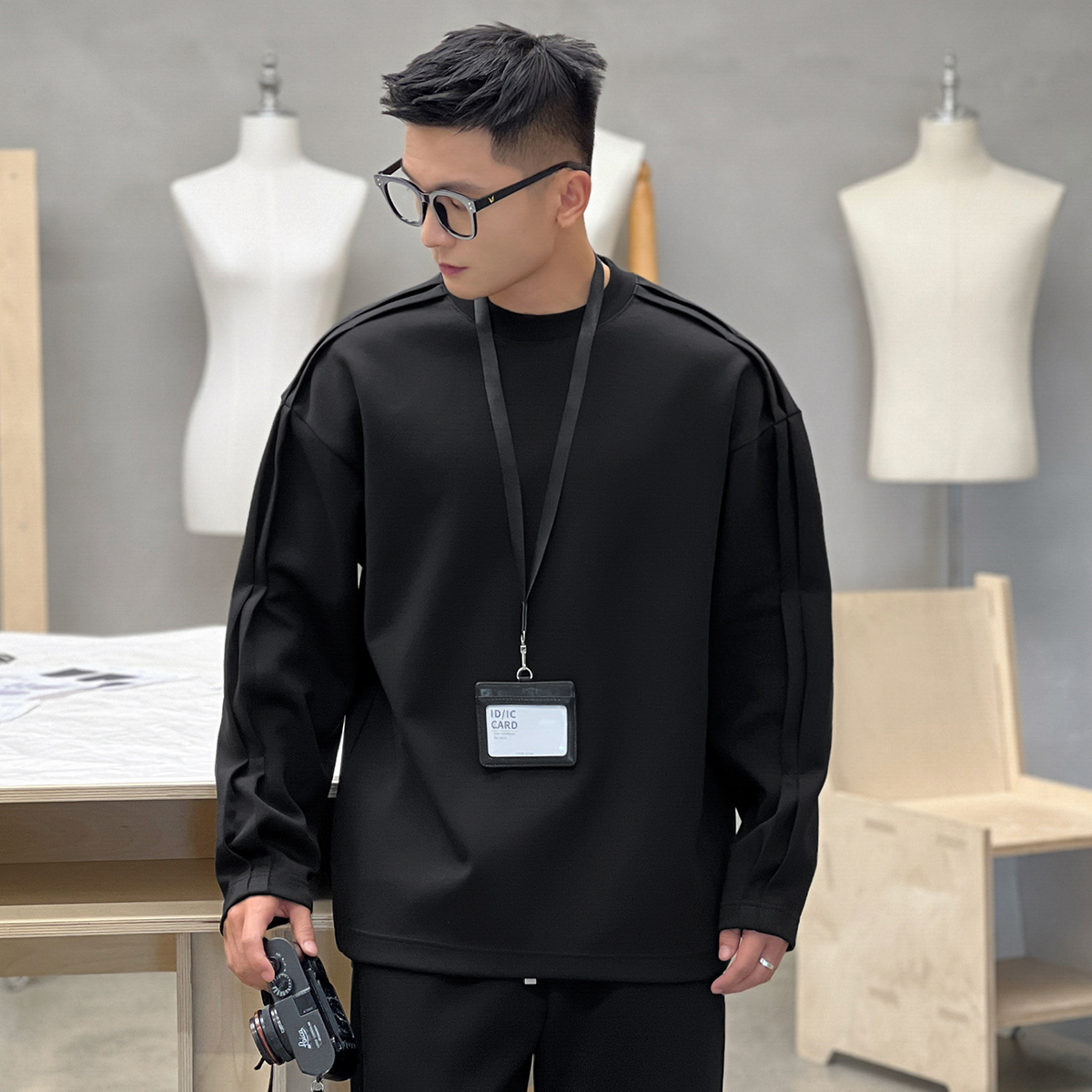 NO22WEAR小众龙骨定位设计男士秋季卫衣高级感显肩宽圆领长袖上衣