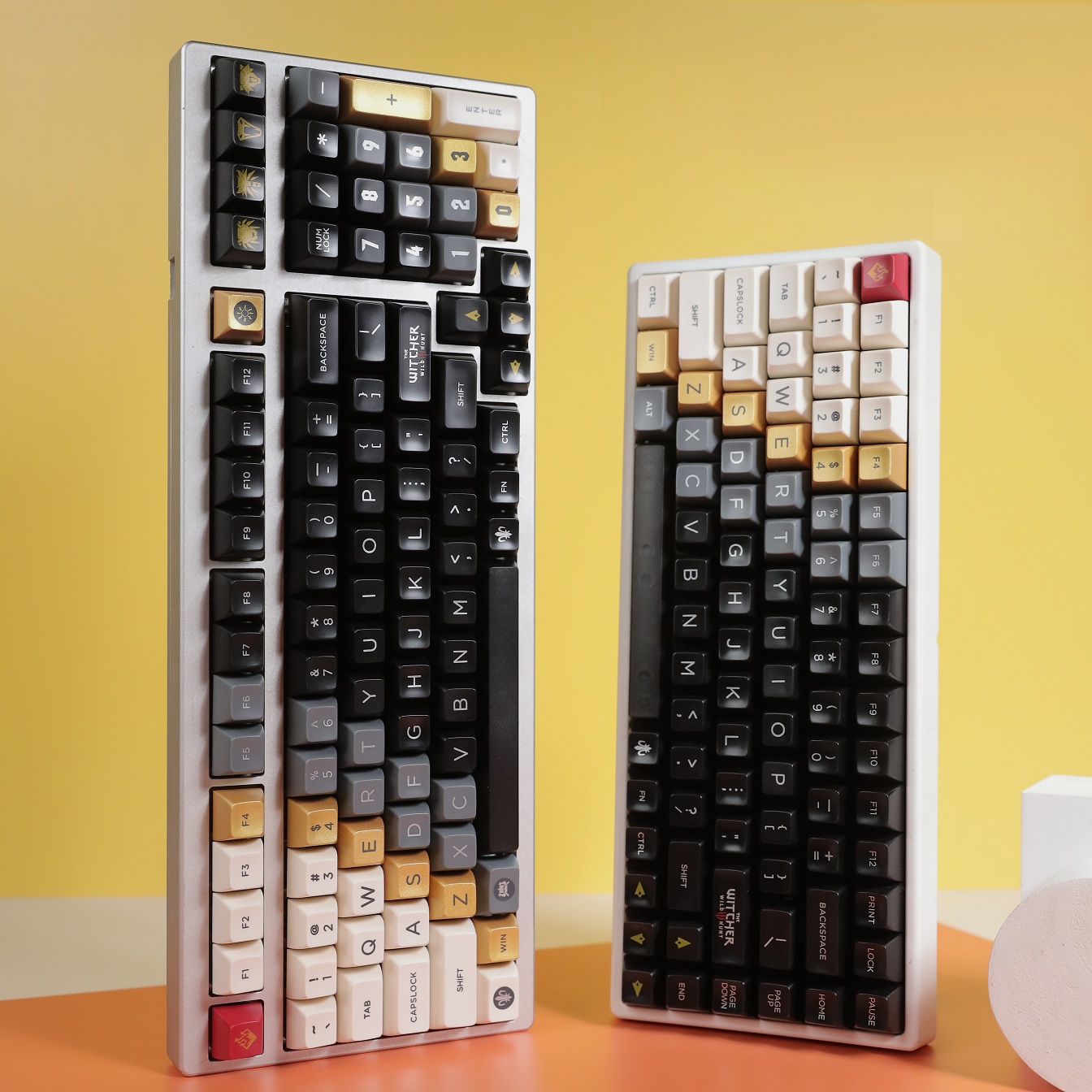 巫师三猎魔人黑透渐变色键帽球帽