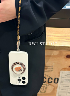 DWI STUDIO复古流沙Kitty豹纹挂绳手机壳16promax全包AI按键适用苹果17promaxiPhone16液态硅胶壳
