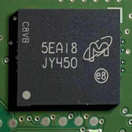 JY450 4GB 153TFBGA MTFC4GLGDM-AIT Z 汽车电脑板存储器芯片