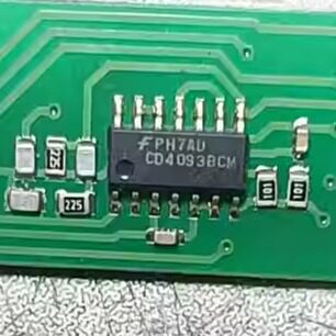 CD4093BCM 封装SOP-14 施密特触发器芯片