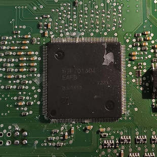 R7F701404 R7F701404EAFB 汽车仪表CPU芯片 拆车件