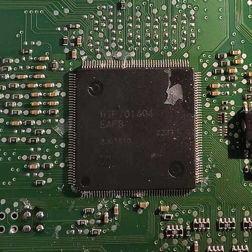 R7F701404 R7F701404EAFB 汽车仪表CPU芯片 拆车件