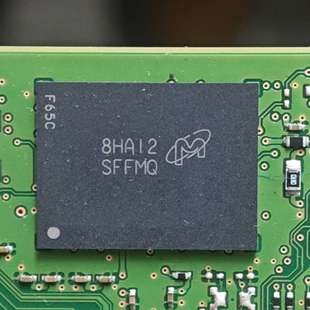 MTFC16GAKAEDQ-AIT SFFMQ 汽车电脑板 EMMC 16G 存储器芯片BGA