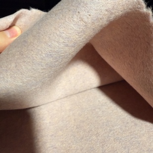 50绒50毛 2.5m 慵懒休闲风 850g 169号微微泛红彩纱双面羊驼绒