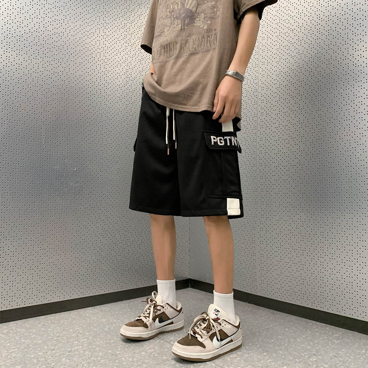 抖音品质A107-K23850-特P35菠萝格:93%聚酯纤维7%氨纶短裤,男装牛仔裤,电商A107