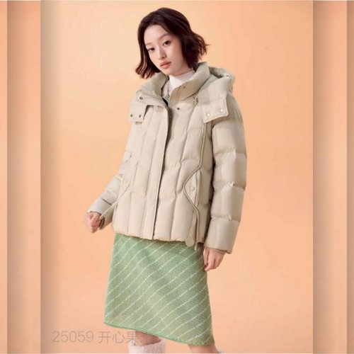 2025款女休闲宽松短款羽绒服九成品L25059半成品定制翻新加厚加工