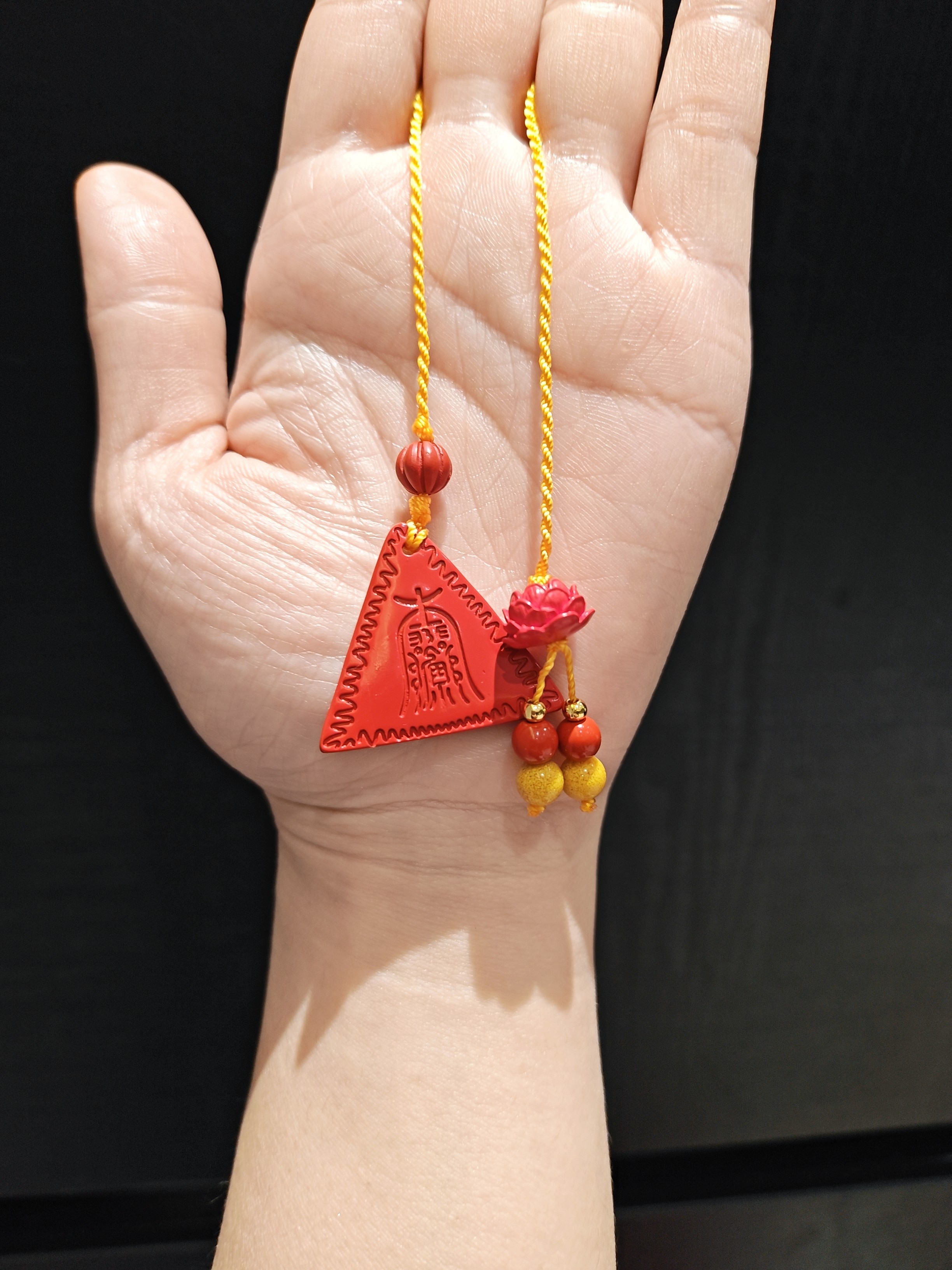 27m中含量朱砂水飞沙三角太太牌配莲花手机挂件包挂件