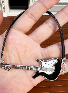 娃娃屋dollhouse迷你模型玩偶装饰6分ob11 背带小吉他微缩玩具 新