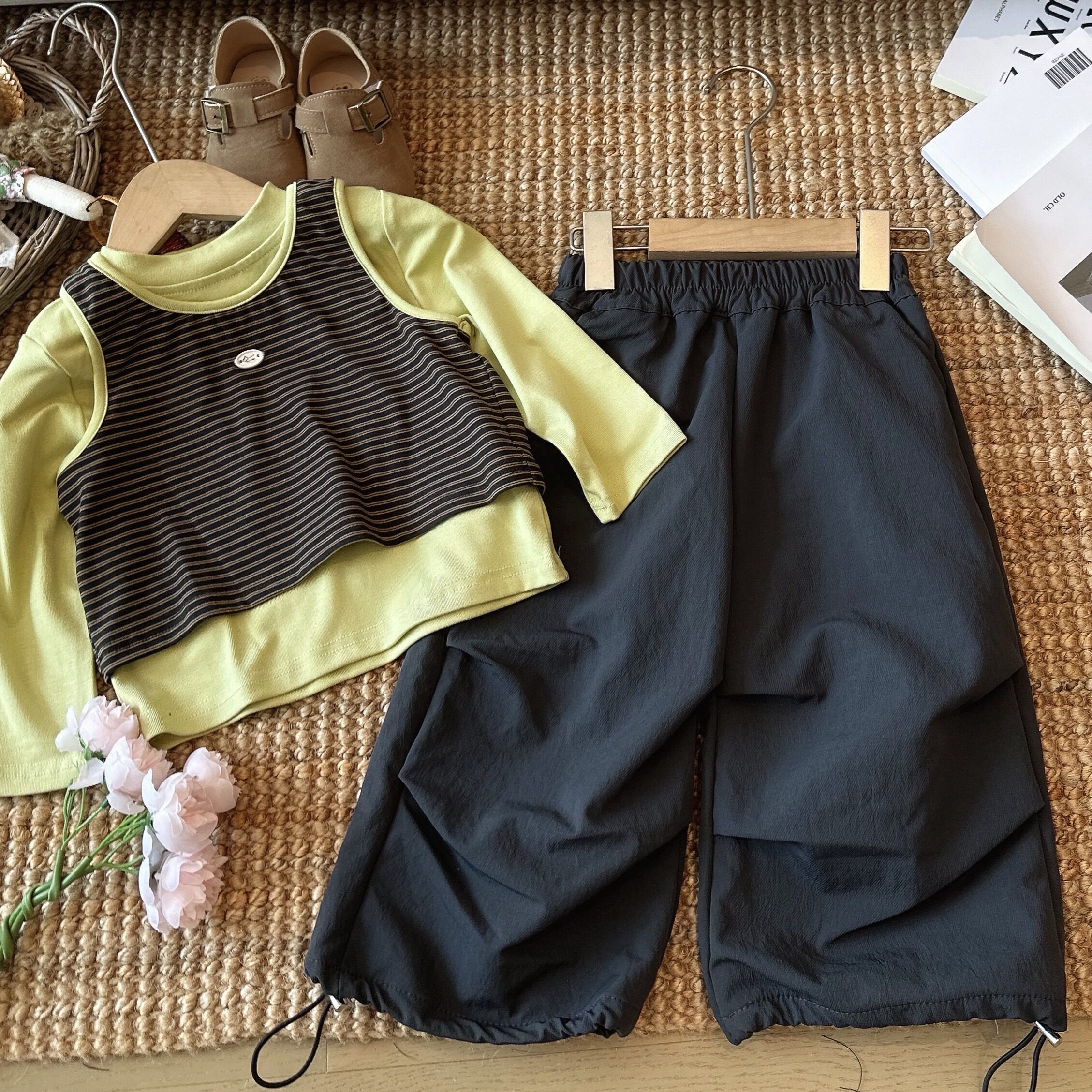 秋季韩版宽松休闲女童洋气工装裤条纹背心打底衫三件套ATZ2631图片