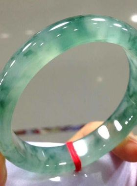 玛瑙古风透种透冰玉髓手镯精美