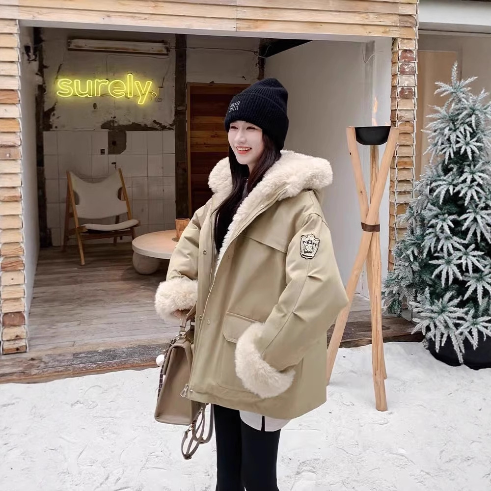 2025冬季羊羔毛连帽加绒派克服新款羽绒棉服女工装棉袄外套潮