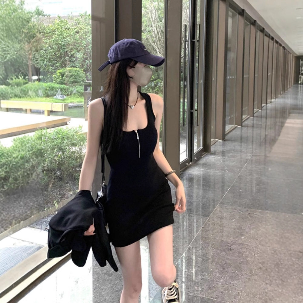 纯欲黑色吊带背心连衣裙女装夏季新款收腰显瘦拉链修身包臀短裙子