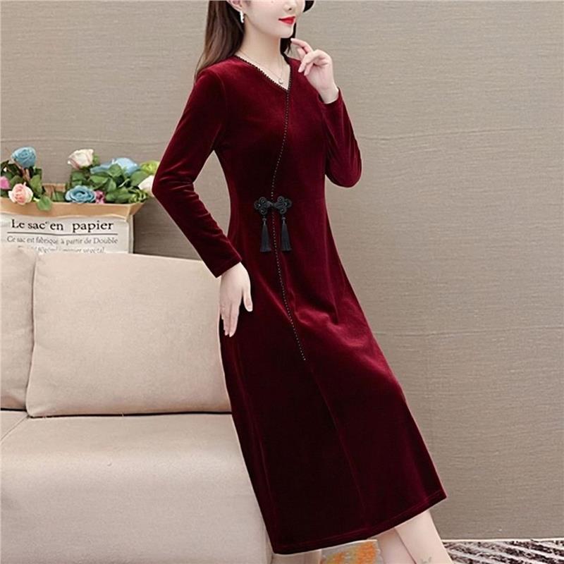 轻奢金丝绒连衣裙复古红色婚宴礼服喜婆婆旗袍裙遮肚子紫色丝绒裙图片
