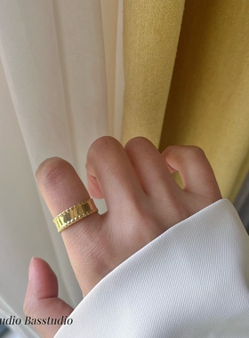 Basstudio 2026新款爆款金色戒指女轻奢小众设计高级感素圈食指戒