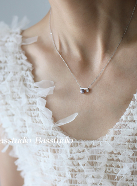 Basstudio 平衡木简约爪钻白珍珠金属紫灰项链锁骨链 钛钢镀18K金