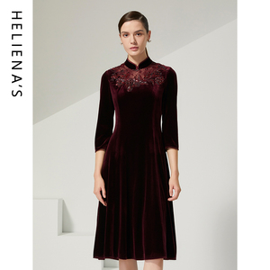 海兰丝连衣裙 秋季新款圆领长袖中长款百褶高级连衣裙子H223OP07