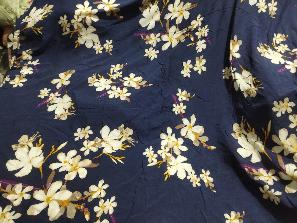 工厂剩余布头纯棉雕印碎花棉绸人造棉布料绵绸布料裙子服装面料夏