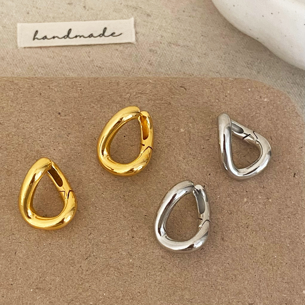 简约精致气质时尚轻奢高级感水滴形耳环日常百搭小众设计感耳饰女