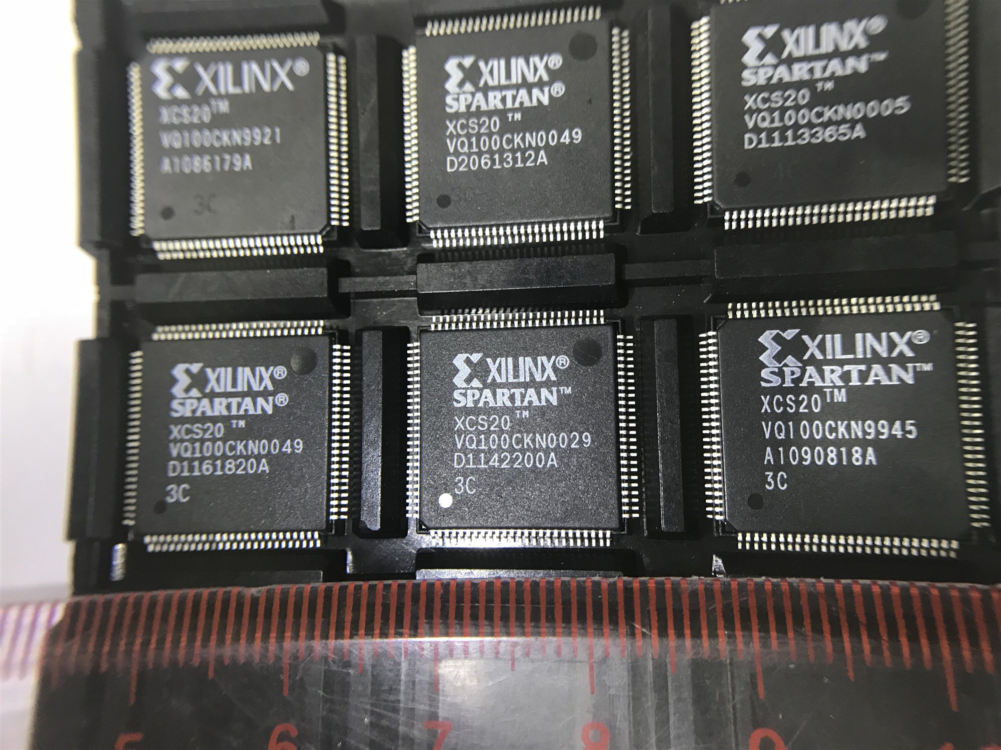 XCS20-3VQ100C XCS20VQ100-3C XCS20VQ100CKN-3C 全新正品