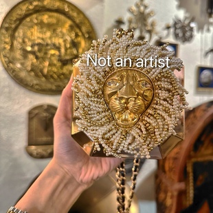 vintage复刻高级手工坊小香风金球链条重工钉珠金属狮子亚克力包