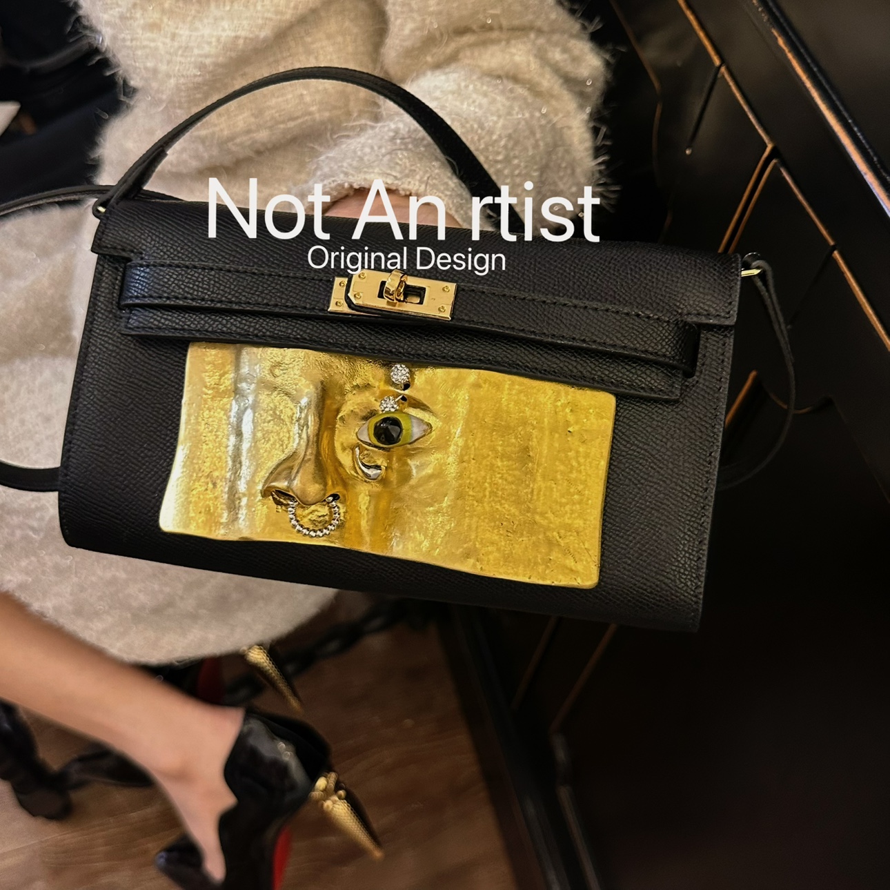 时装周明星同款金属与人脸艺术超现实与高定夸张风时髦单肩包包