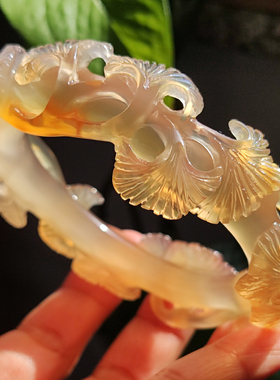 秋之使者 纯天然巴西玛瑙雕刻手镯 高冰起荧光 纯手工银杏叶56