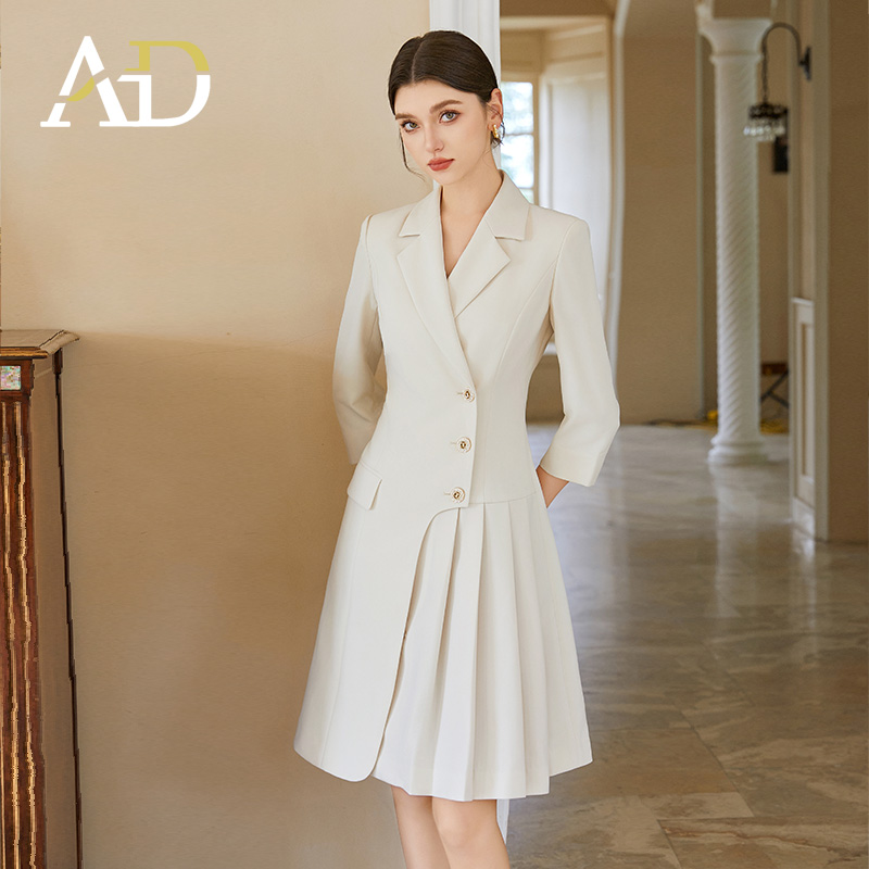 AD米色高级感夏季演讲连衣裙轻奢