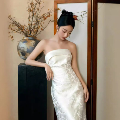 晨拍晚礼服女新娘淡雅白色蝴蝶结抹胸敬酒服连衣裙长款拖尾连衣裙