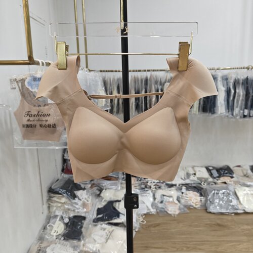 新款粉底液垫肩隐形无痕内衣女直角垫肩神器美背收副乳文胸罩背心