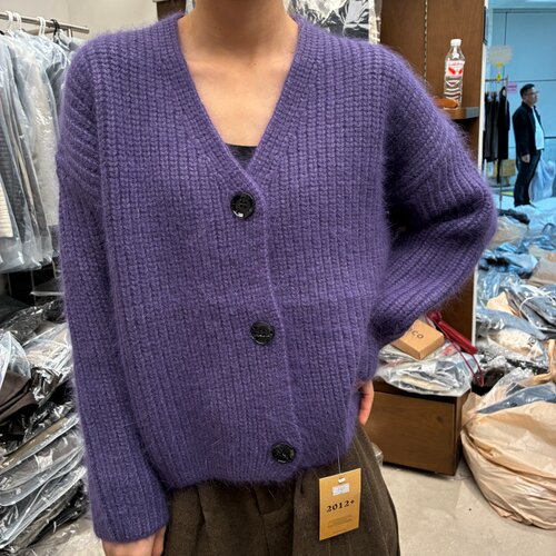 欧货2026秋冬新款V领浣熊绒短款厚毛衣外套女小个子加厚针织开衫