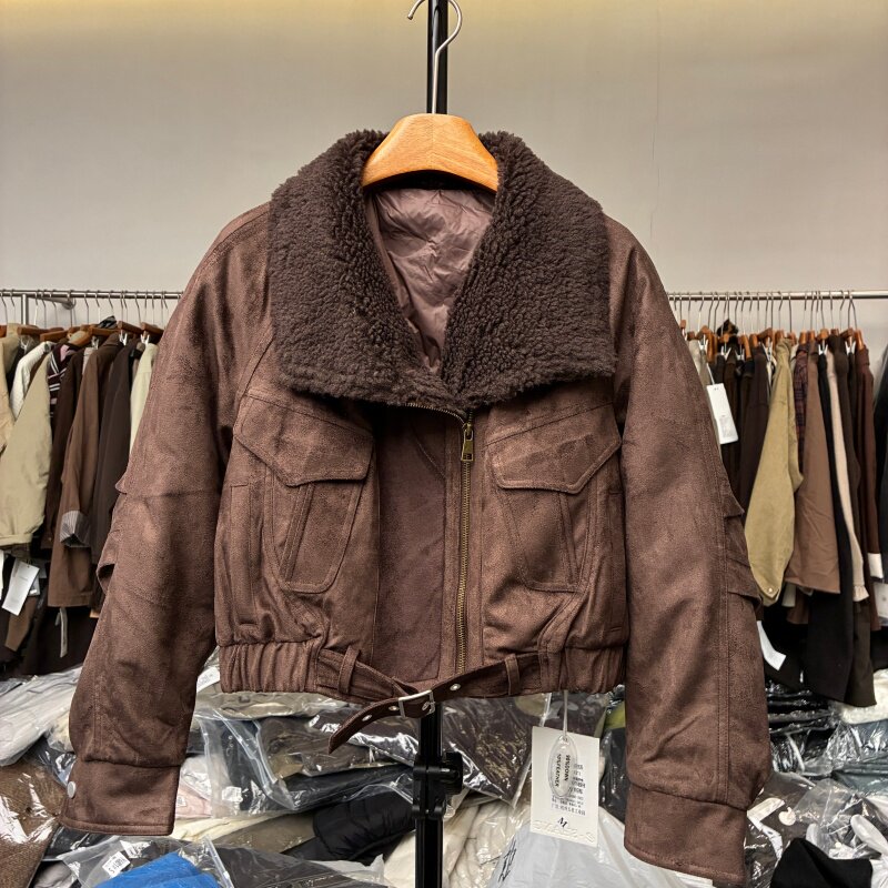 2026冬新款韩版复古大翻领皮毛拼接90白鸭绒羽绒服女保暖短款外套
