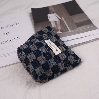 牛仔棋盘格秋冬彩球提花化妆包