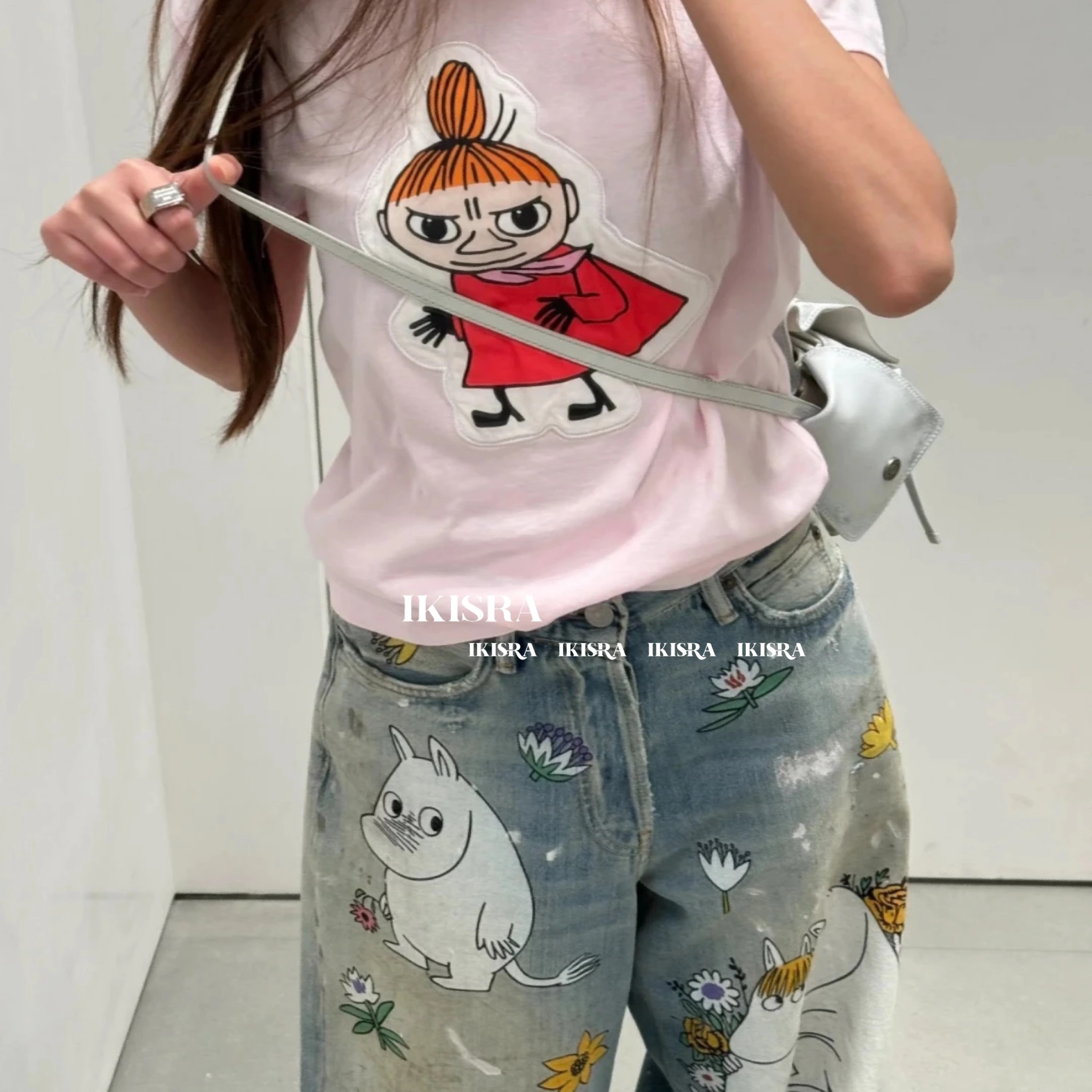 卡通刺绣女巫粉色修身短袖T恤女