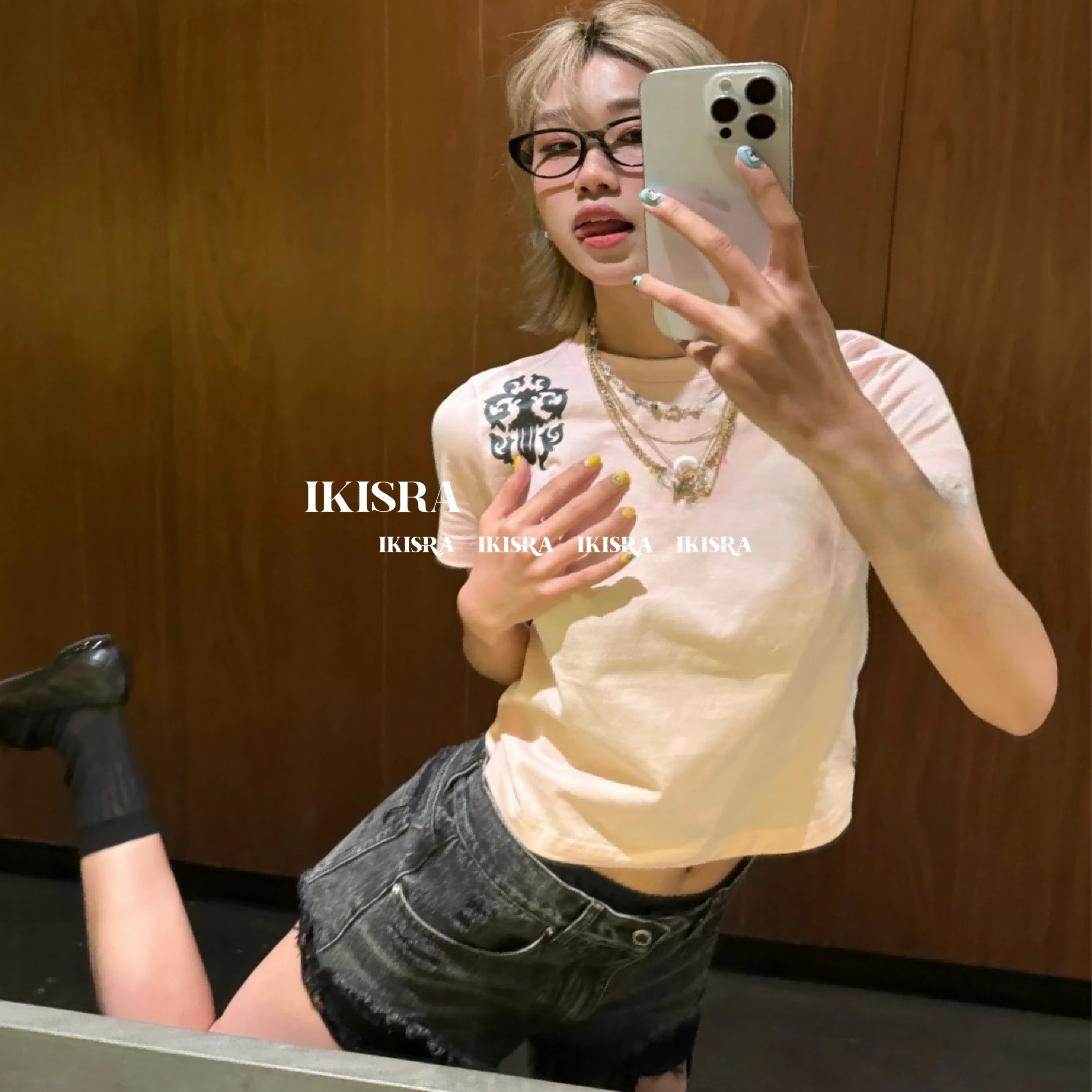 甜妹风粉色系十字架修身短袖女