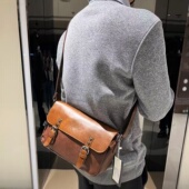 邮差包时尚 2025韩版 复古男士 休闲斜挎包机车通勤单肩包日系潮男包