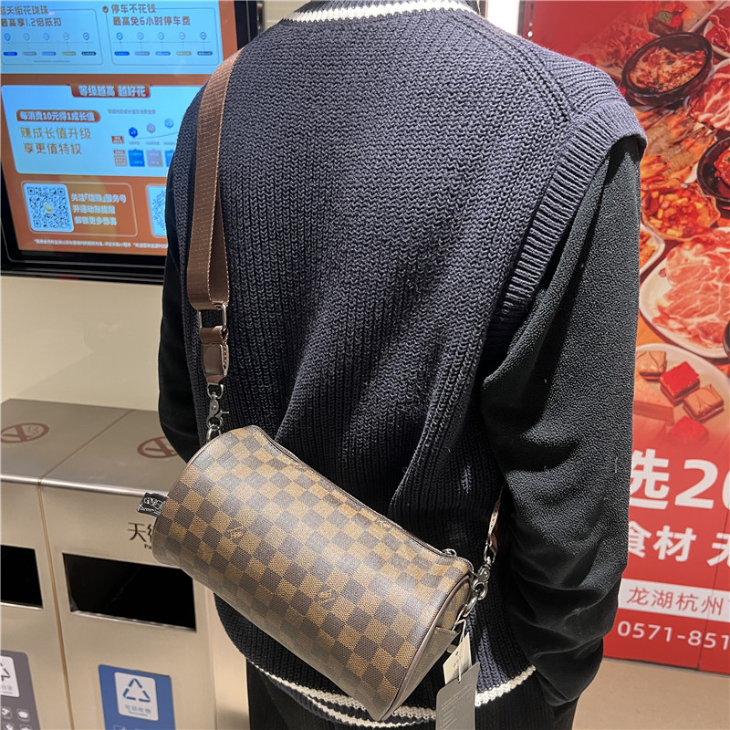 三盒子男士斜挎包潮棋盘格单肩小背包女新款时尚百搭格子机车邮差