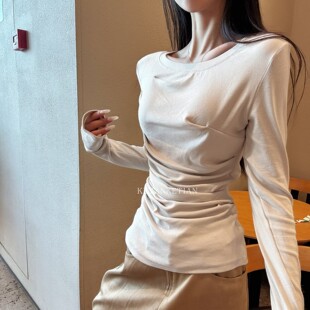 显瘦打底衫 KEYANKETIAN T恤女修身 设计感褶皱长袖 内搭上衣 25188