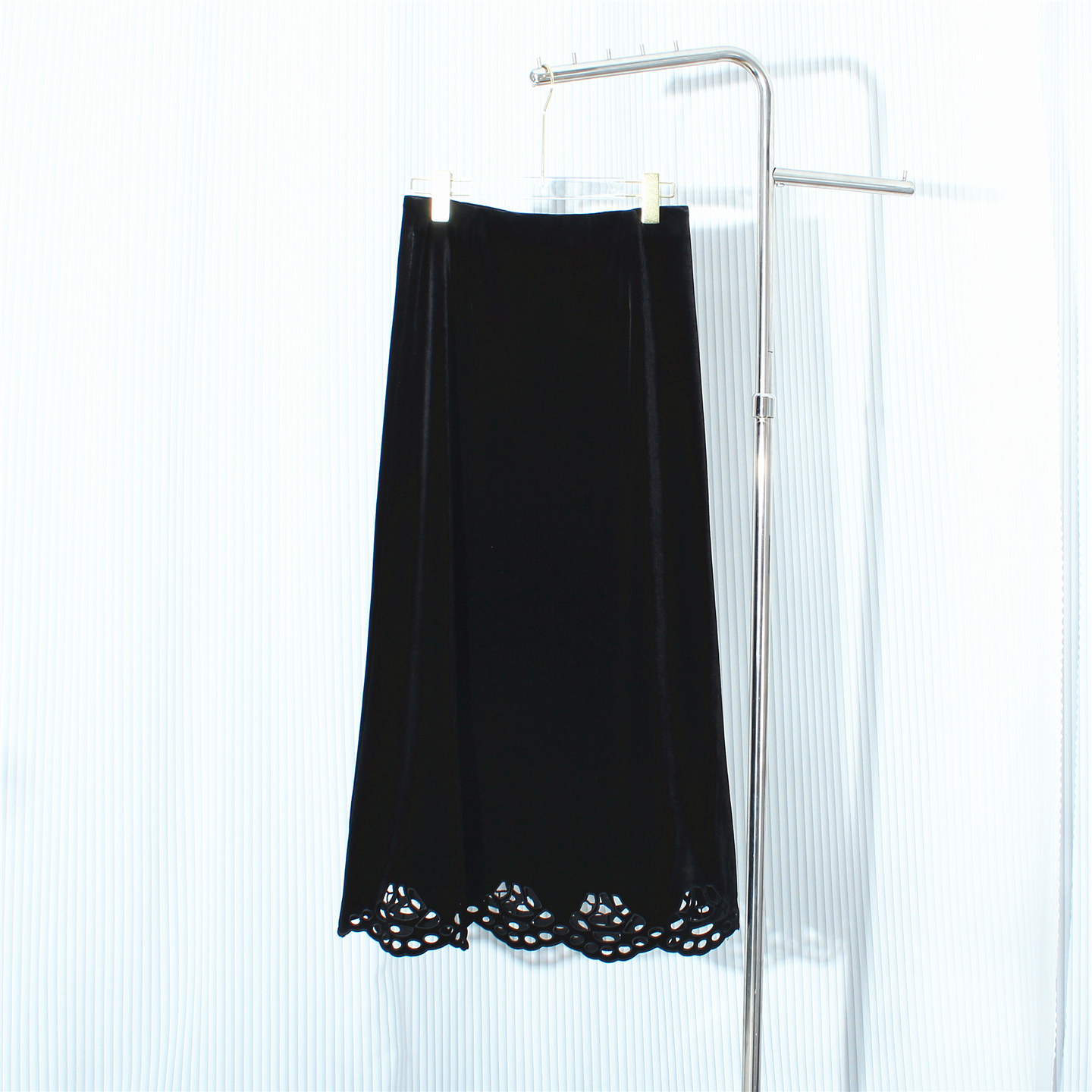 新中式国风丝绒半身裙女2026秋冬季新款气质高级感蕾丝边长款裙子