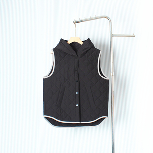 温度与风度兼备秋冬新款轻薄保暖绗缝连帽坎肩夹棉棉服马甲背心女