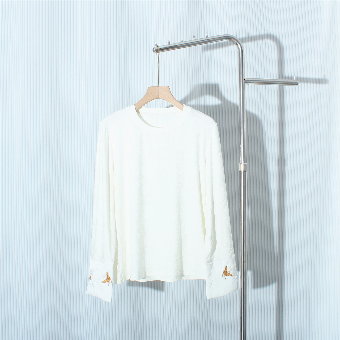 新中式国风圆领提花打底衫女2026新款蝴蝶刺绣长袖叠穿上衣春秋女