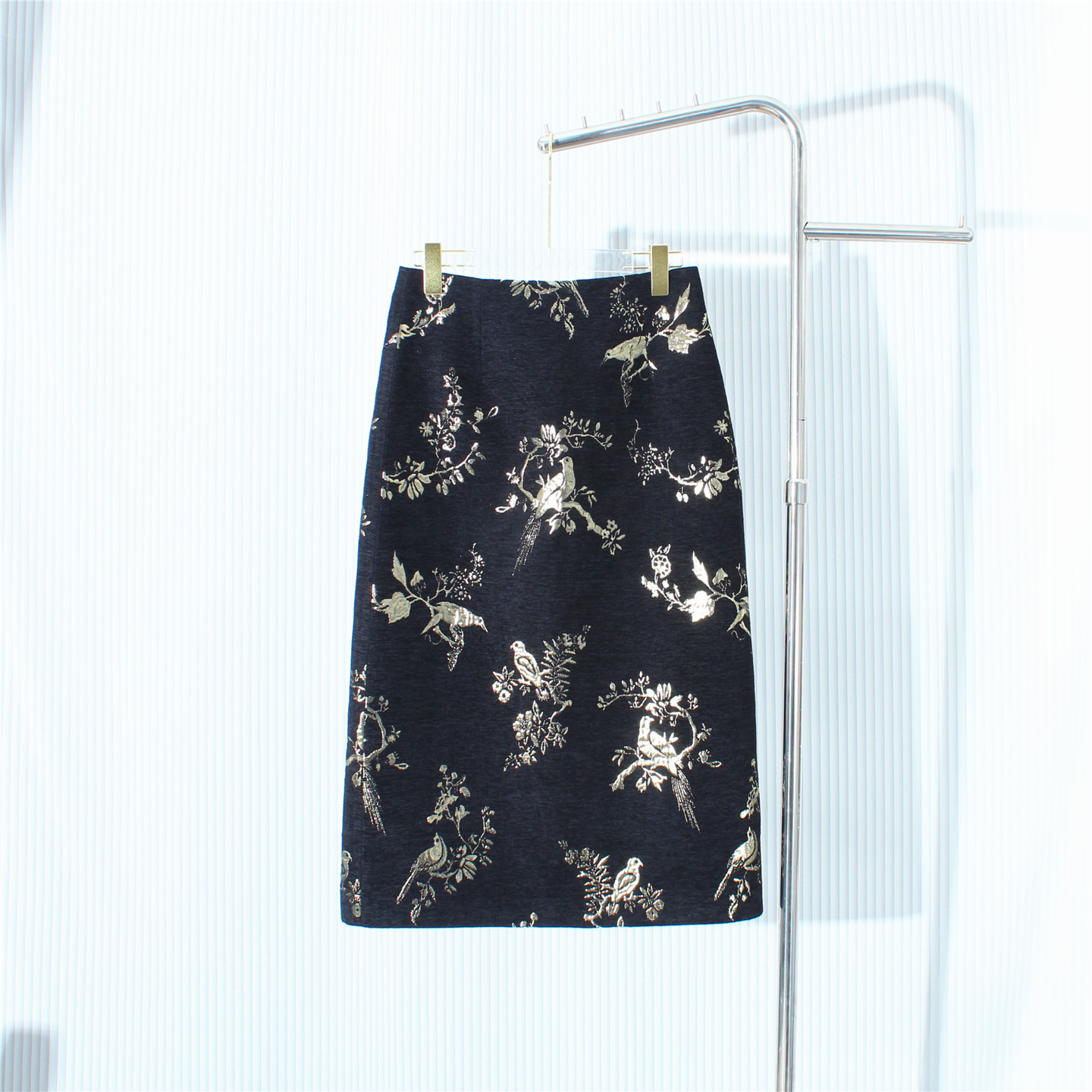 高级感提花刺绣半身裙女秋冬2025新款复古后开叉烫金中长款a字裙