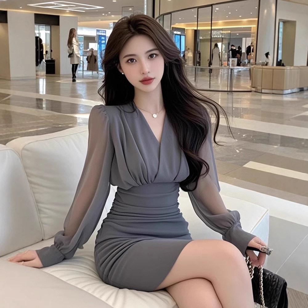 2026春纯欲辣妹风V领网纱拼接长袖连衣裙女气质御姐范包臀短裙子