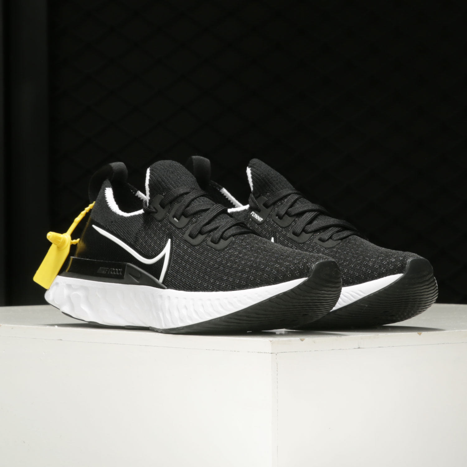 耐克REACTINFINITY男女跑步鞋