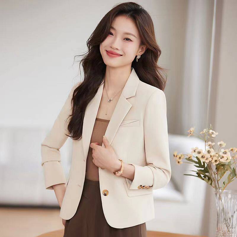 咖色短款西装外套女高级感小个子2026新款春秋休闲显高小西服上衣