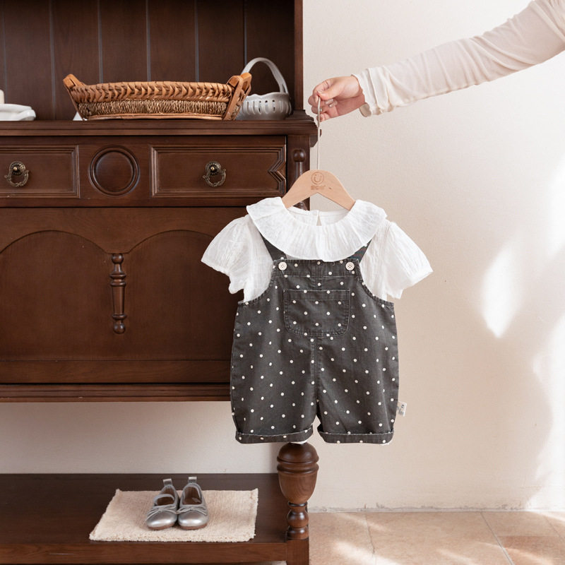 婴儿衣服夏季女宝宝背带裤套装新款一岁婴幼儿夏装薄款外出两件套